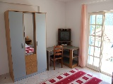 Apartments and Rooms just 20m from the sea