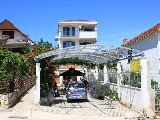 House is just 20m from the sea...